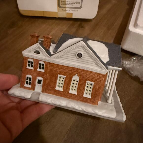 Rockwell's Christmas in Stockbridge Collection The Bank 1993 No. 14831A - Picture 6 of 7